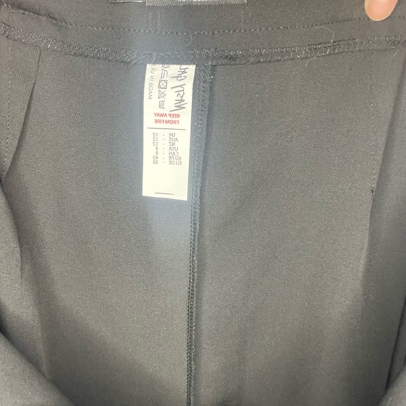 Long Black Short - Picture 3 of 6